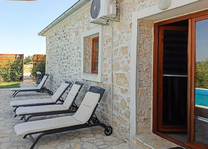 Four-bedroom In * Lisane Tinjske