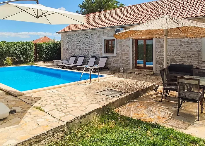 Дом отдыха Four-bedroom In