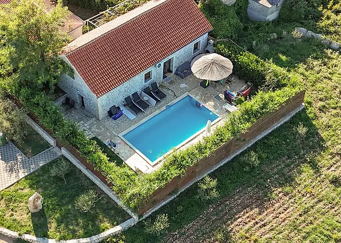 Four-bedroom In * Lisane Tinjske