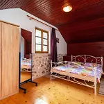 別荘 Four-bedroom In Lišane Tinjske