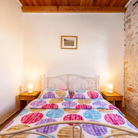 Four-bedroom In Lisane Tinjske