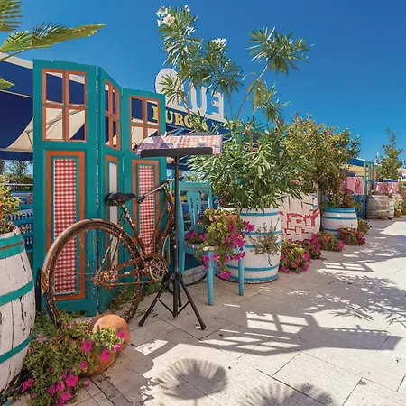 Four-bedroom In Holiday home *