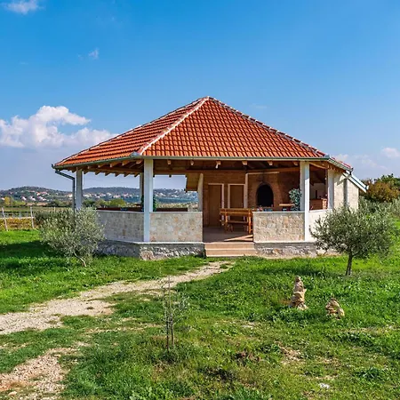 Four-bedroom In Holiday home Lisane Tinjske