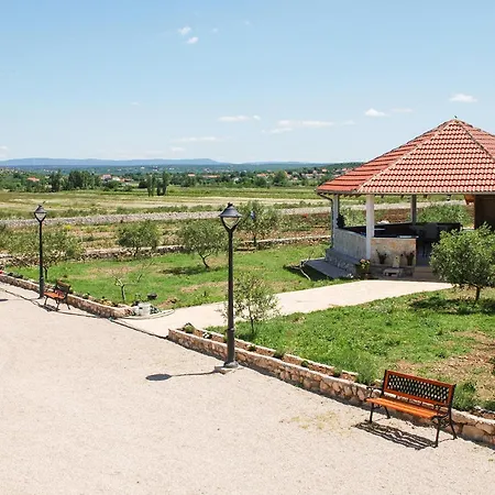 Ferienhaus Tolles Zuhause In Lisane Tinjske Lisane Tinjske