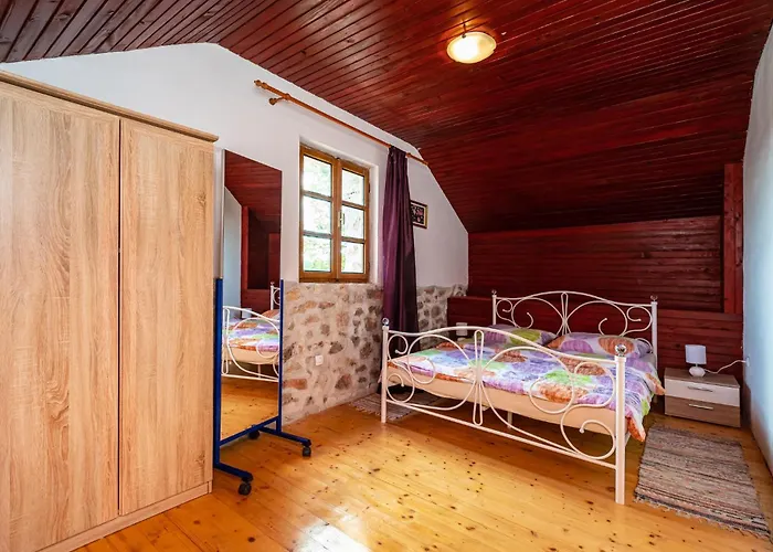 Holiday home Four-bedroom In Lisane Tinjske