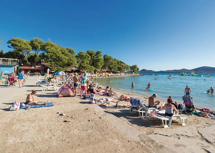 Four-bedroom In Holiday home Lisane Tinjske